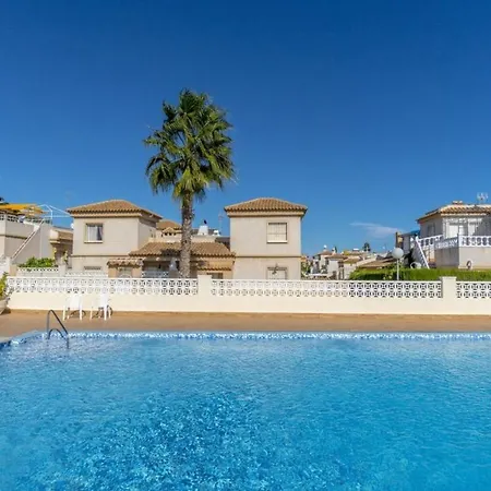 בית נופש Con Patio Y Terraza Solarium טורבייחה