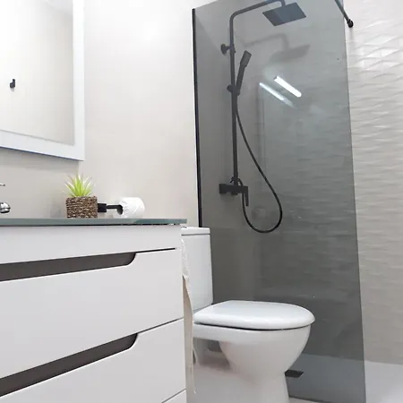 Con Patio Y Terraza Solarium טורבייחה