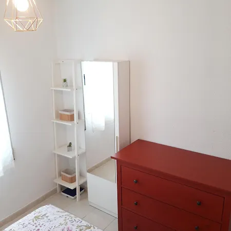 Con Patio Y Terraza Solarium בית נופש