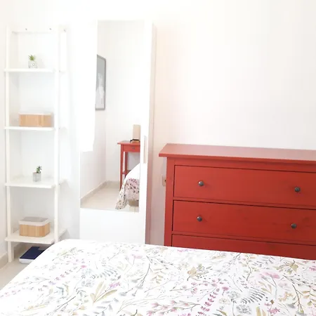 Con Patio Y Terraza Solarium בית נופש *