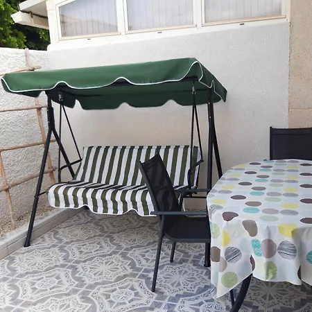 Con Patio Y Terraza Solarium Holiday home Torrevieja