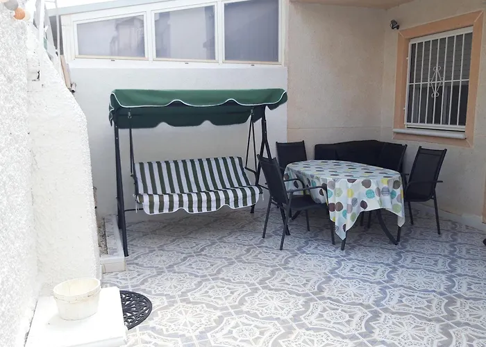 Сasa de vacaciones Con Patio Y Terraza Solárium Torrevieja