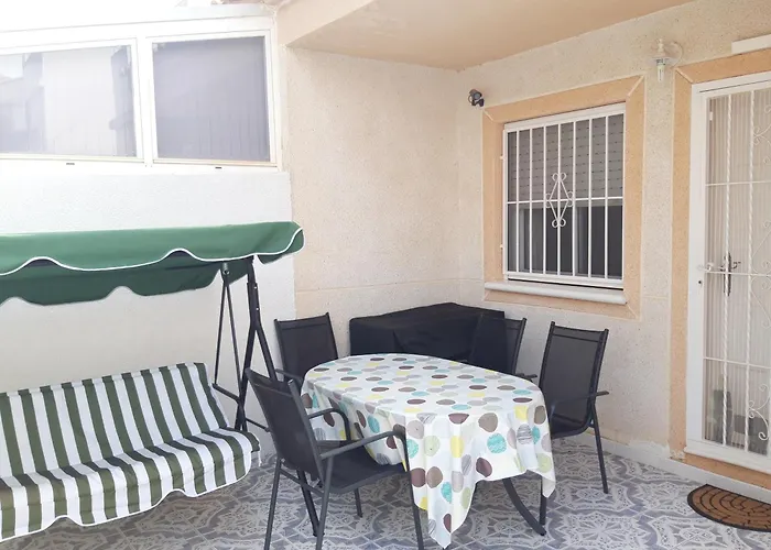 Сasa de vacaciones Con Patio Y Terraza Solárium Torrevieja